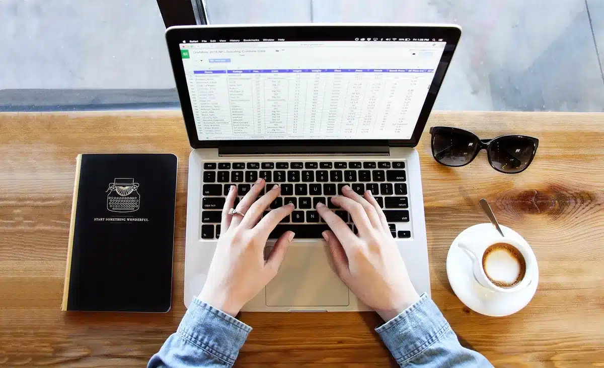 Laptop with a very bright screen being used outdoors in sunlight