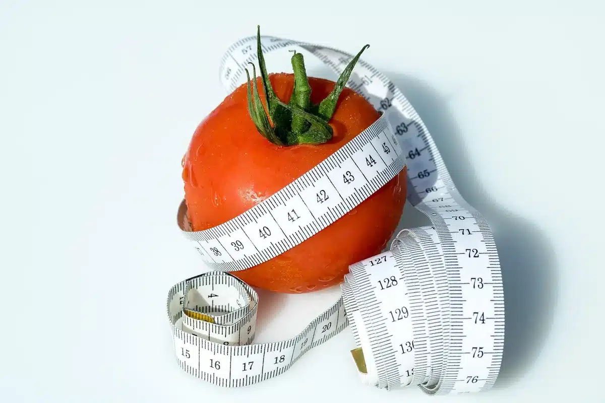 Graph of weight-loss results across trial groups showing larger reductions with combination therapy