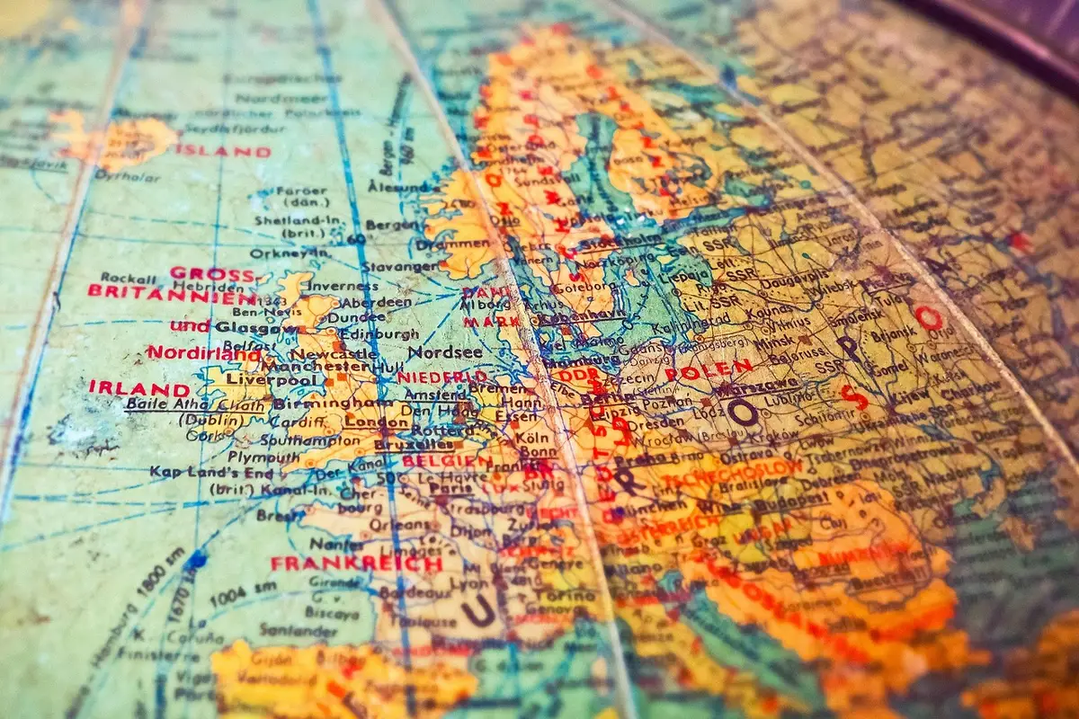 Branch network map highlighting regional bank locations
